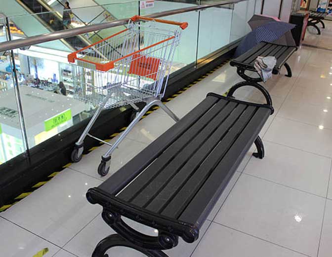 房间内休闲椅和室外广场休闲椅的不同点